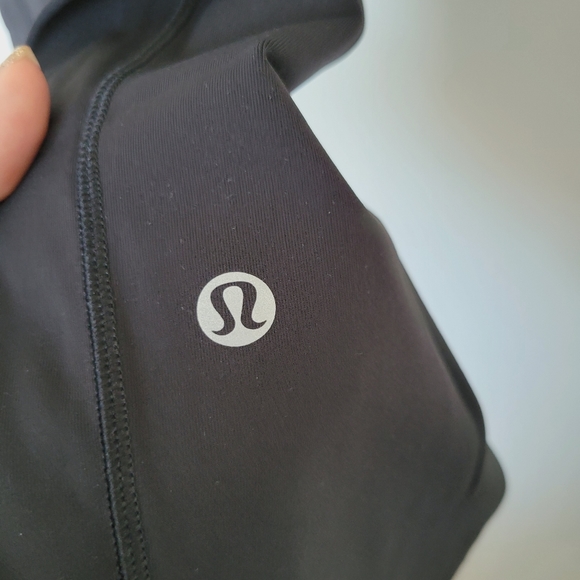 NWT Speed up crop 21" size 8 - Picture 2 of 3